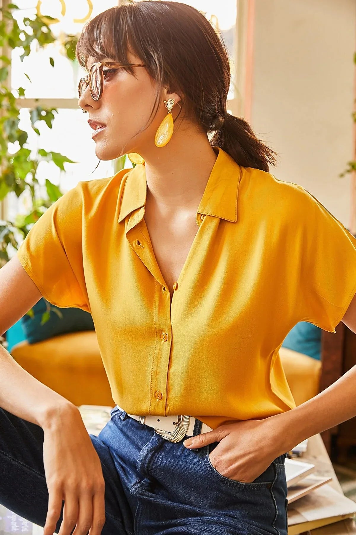 Gloria Burgundy Red Short Sleeve Button Down Shirt