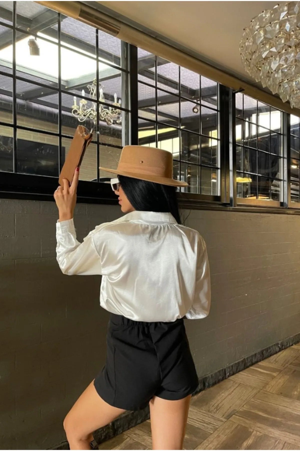 Ecru satijnen overhemd met knoopjes