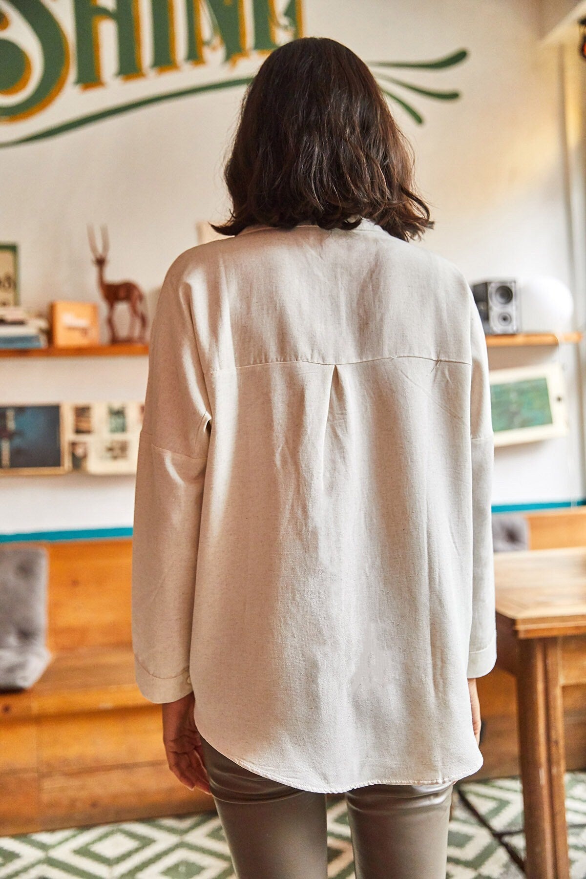 Blusa de lino negra con botones