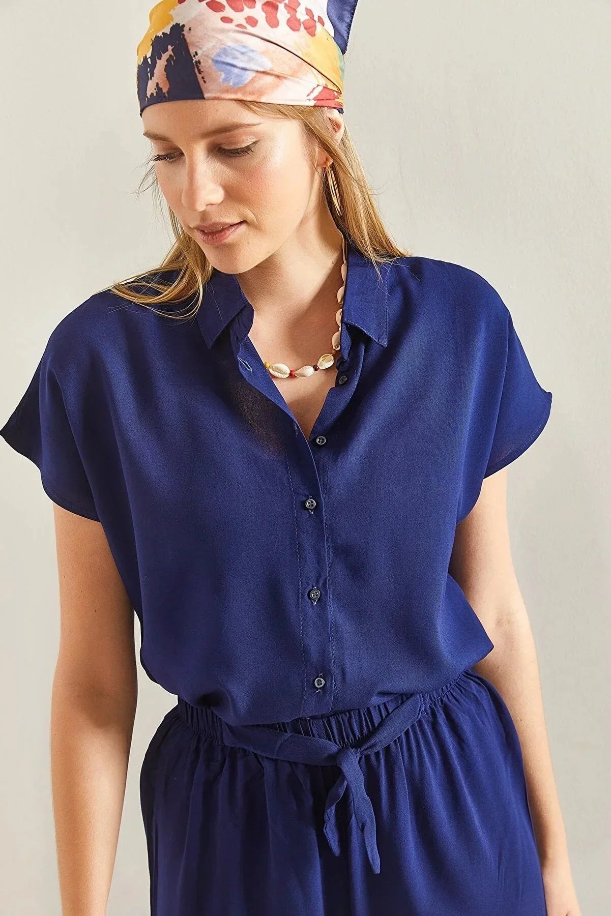 Gloria Burgundy Red Short Sleeve Button Down Shirt