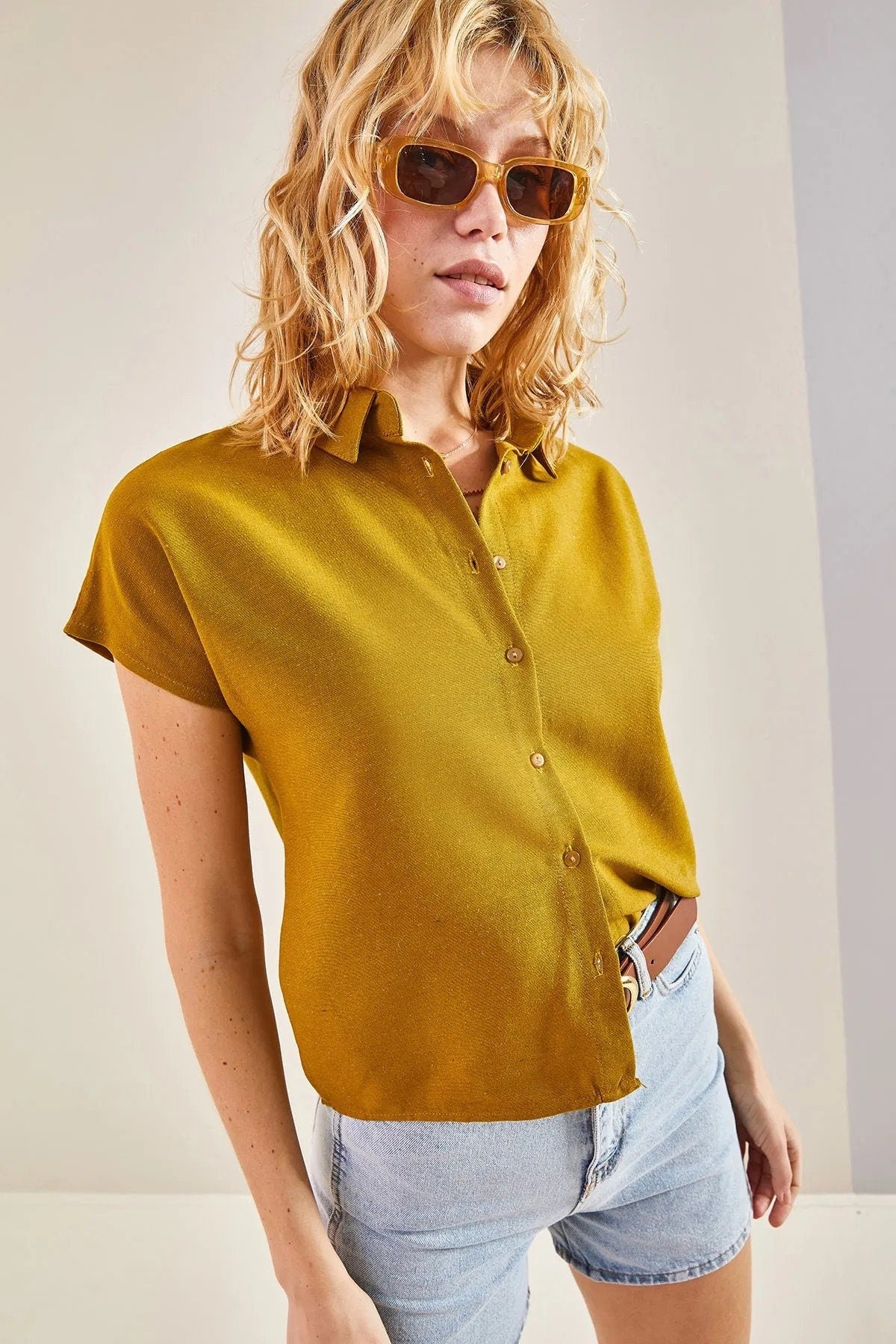 Fuschia Linen Short Sleeve Button-Down Shirt