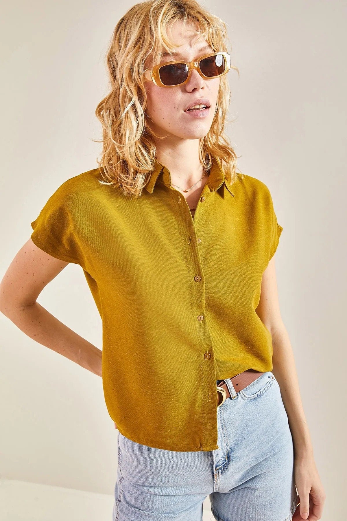 Fuschia Linen Short Sleeve Button-Down Shirt