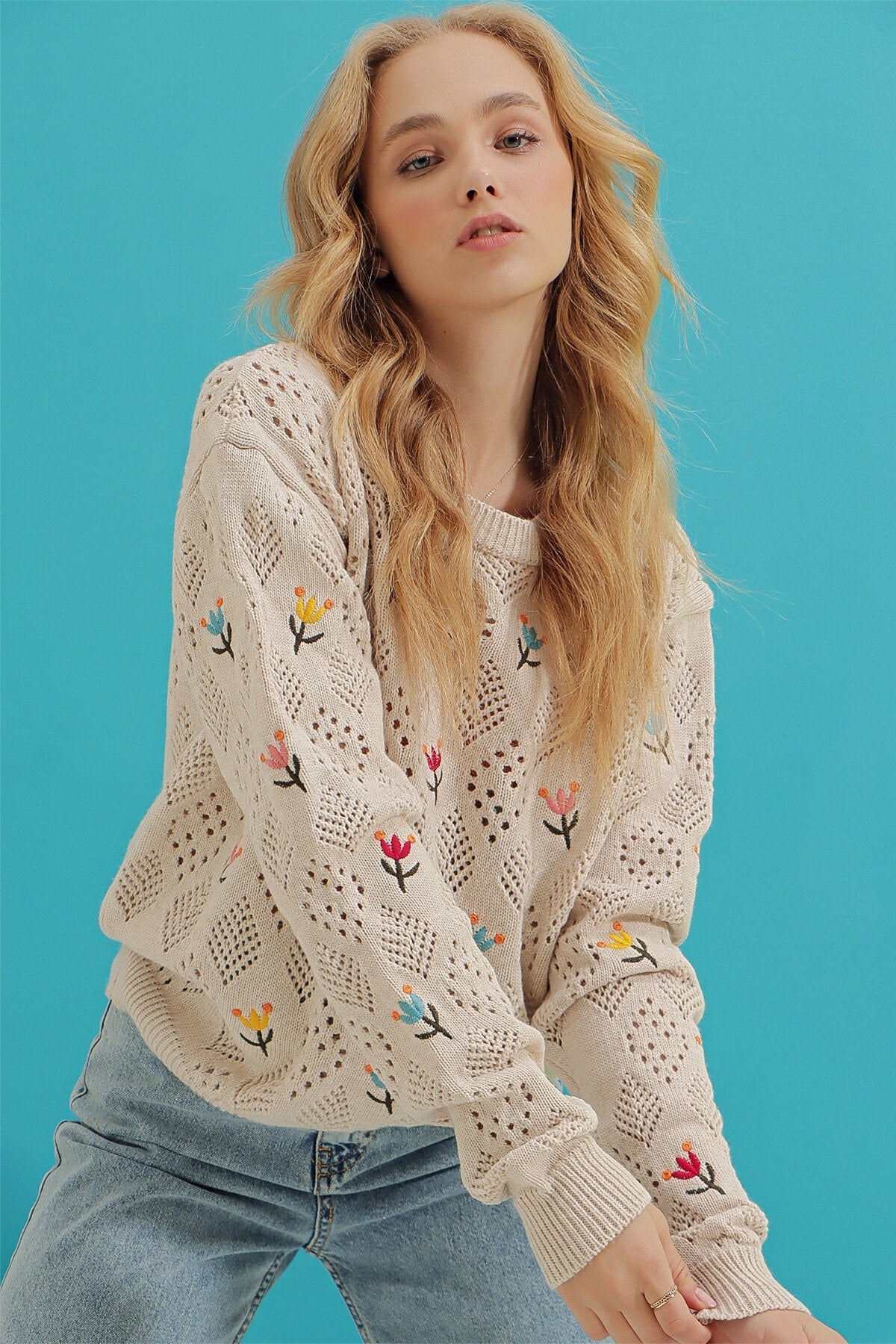 Floral Embroidered Cream Knitted Pullover