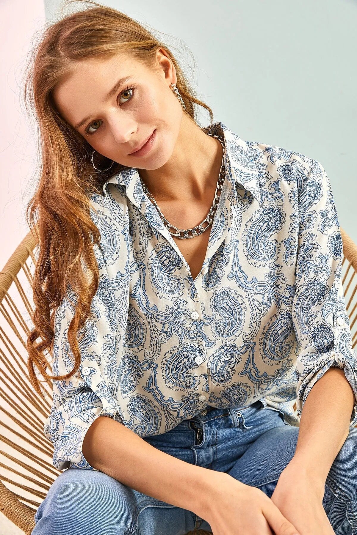 Blusa de manga larga con diseño de cachemira azul