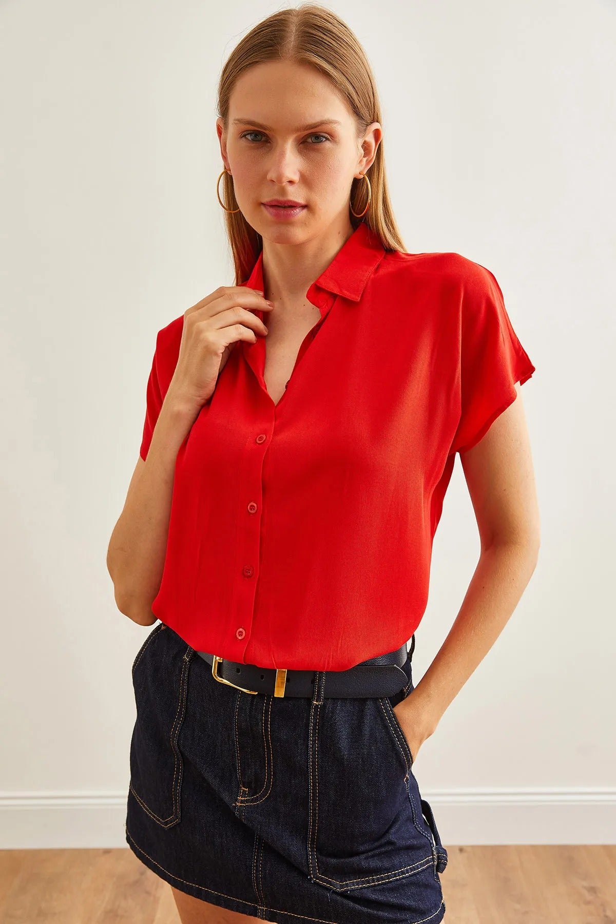 Blusa lujosa color rojo burdeos
