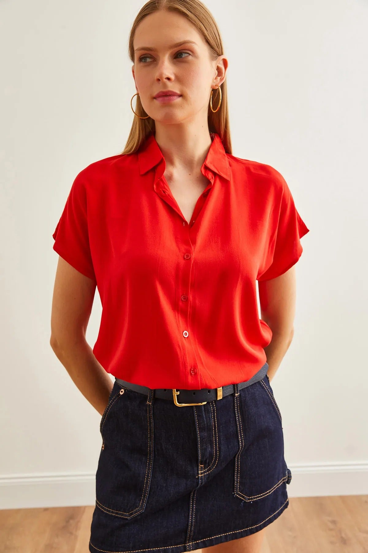 Blusa lujosa color rojo burdeos