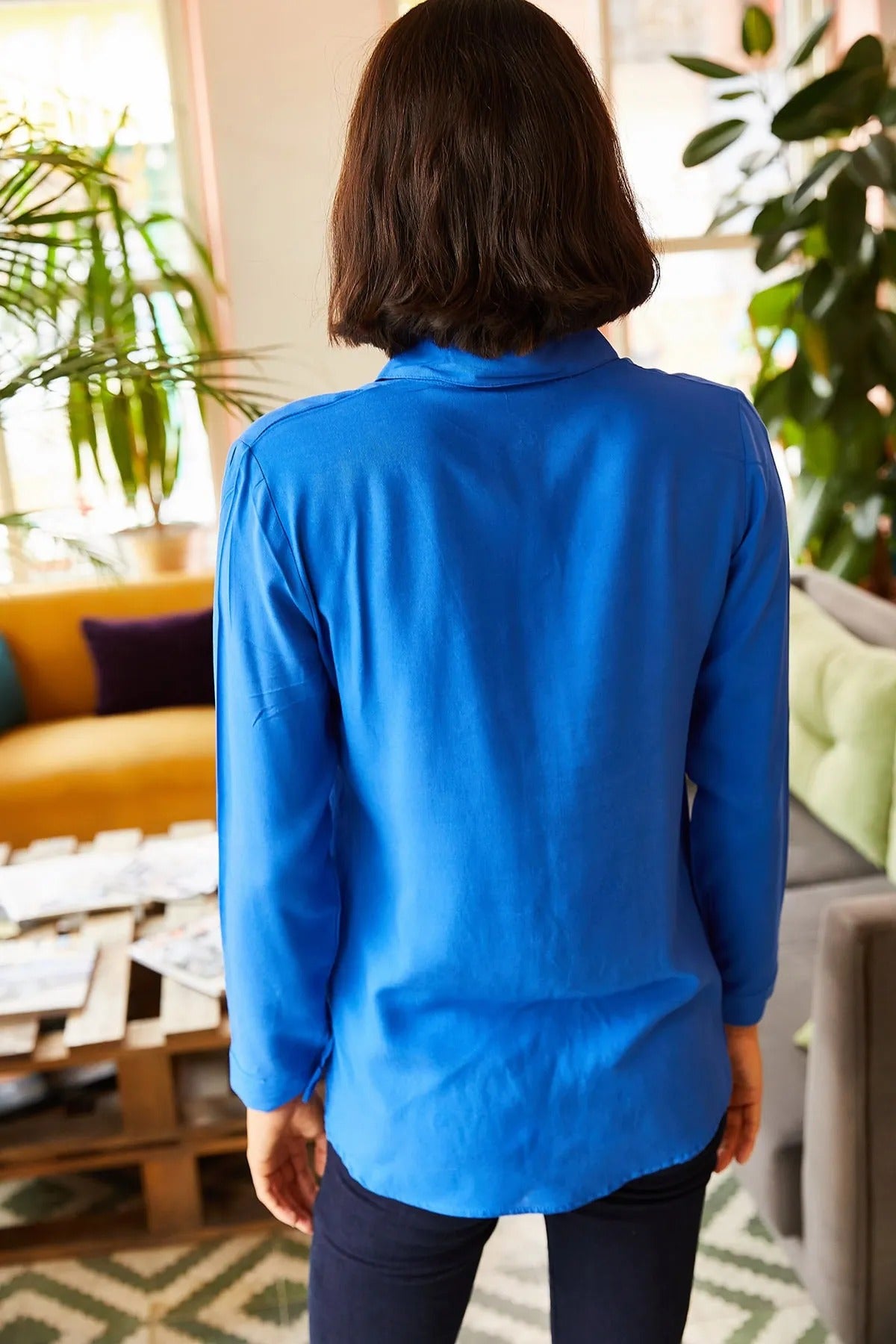 Koningsblauwe blouse met knoopjes