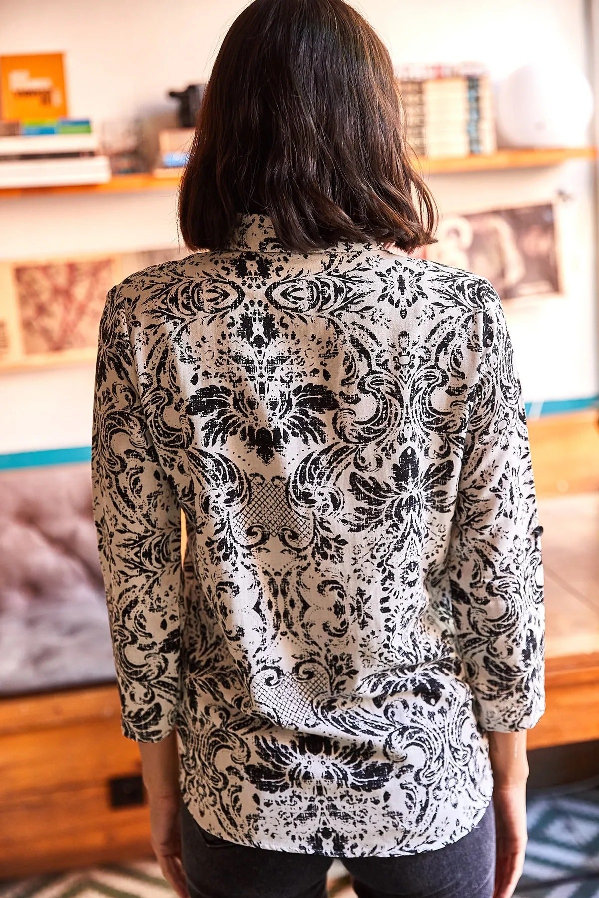 Zwarte bloemendesigner blouse met knoopjes