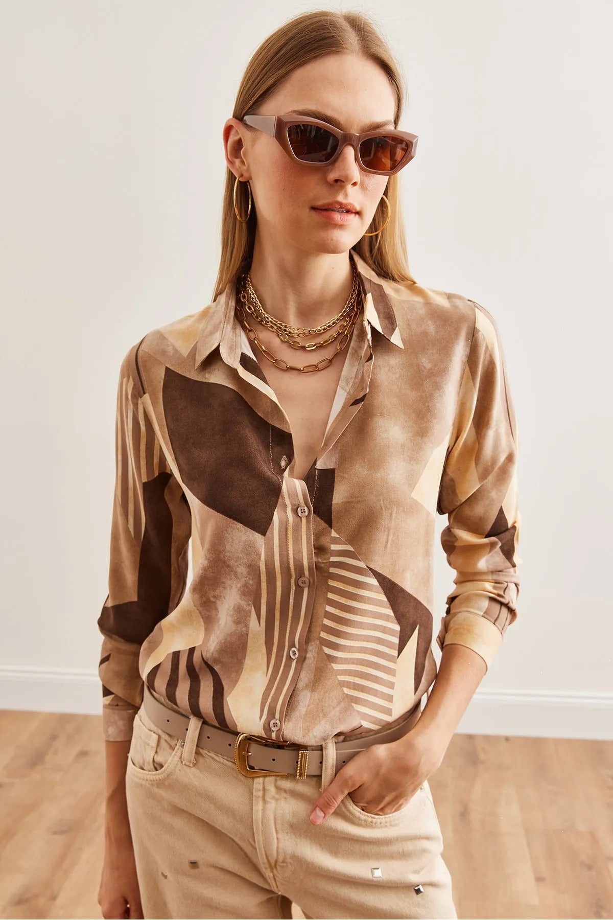 Bruin geometrisch designer overhemd met knoopjes