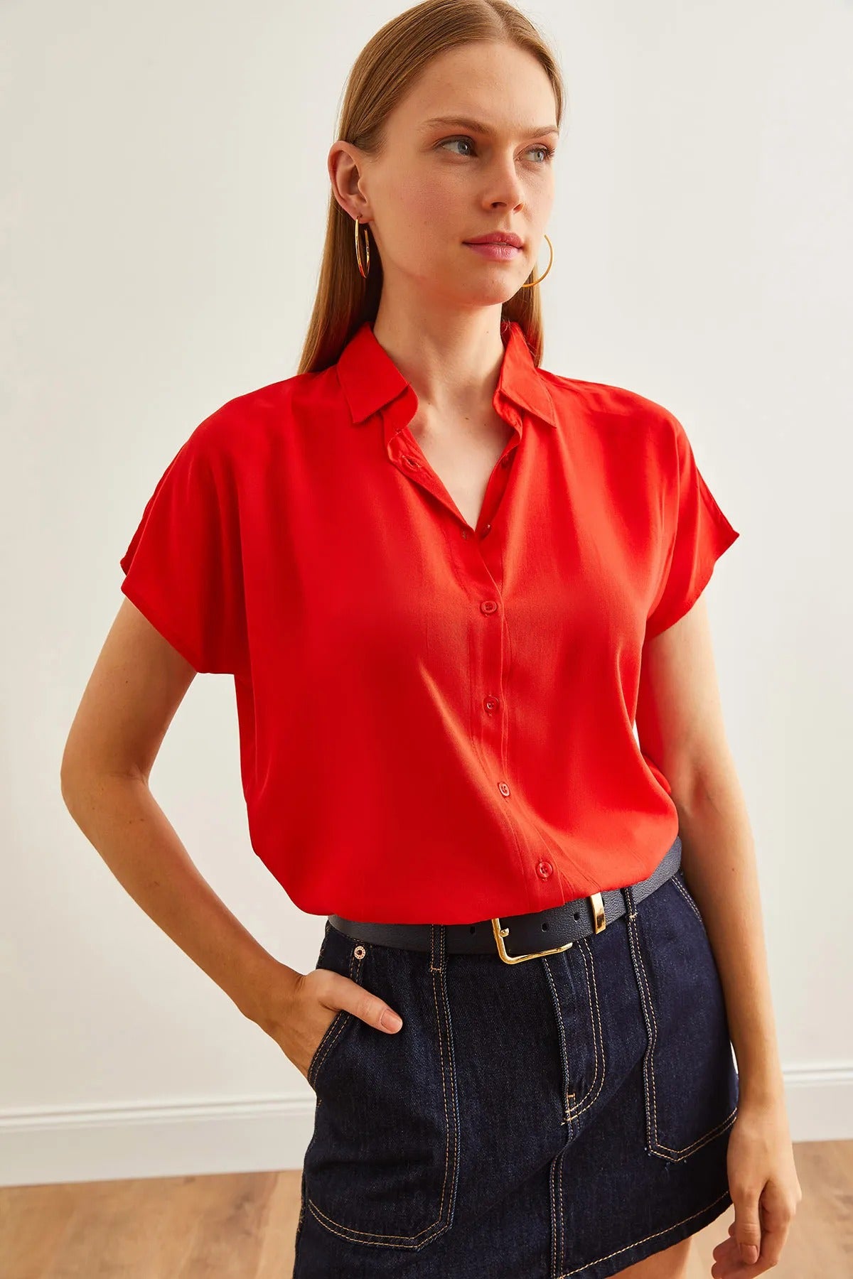 Blusa lujosa color rojo burdeos