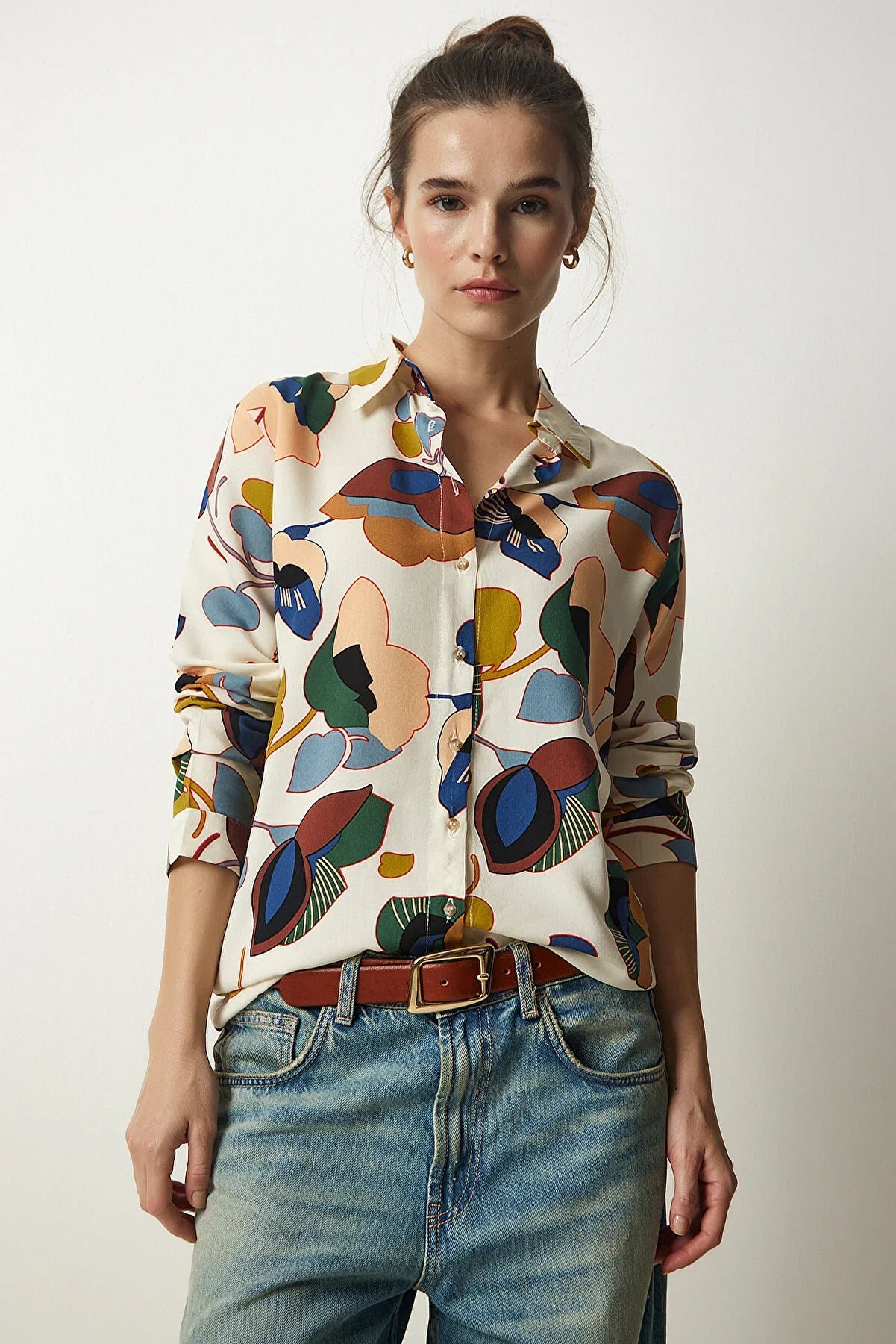 Blusa minimalista con estampado floral en color