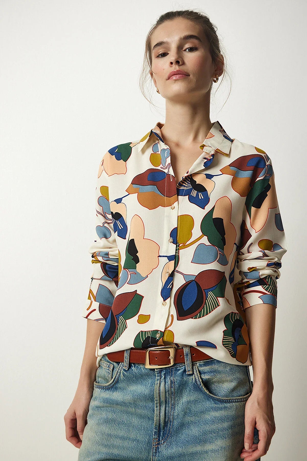 Blusa minimalista con estampado floral en color