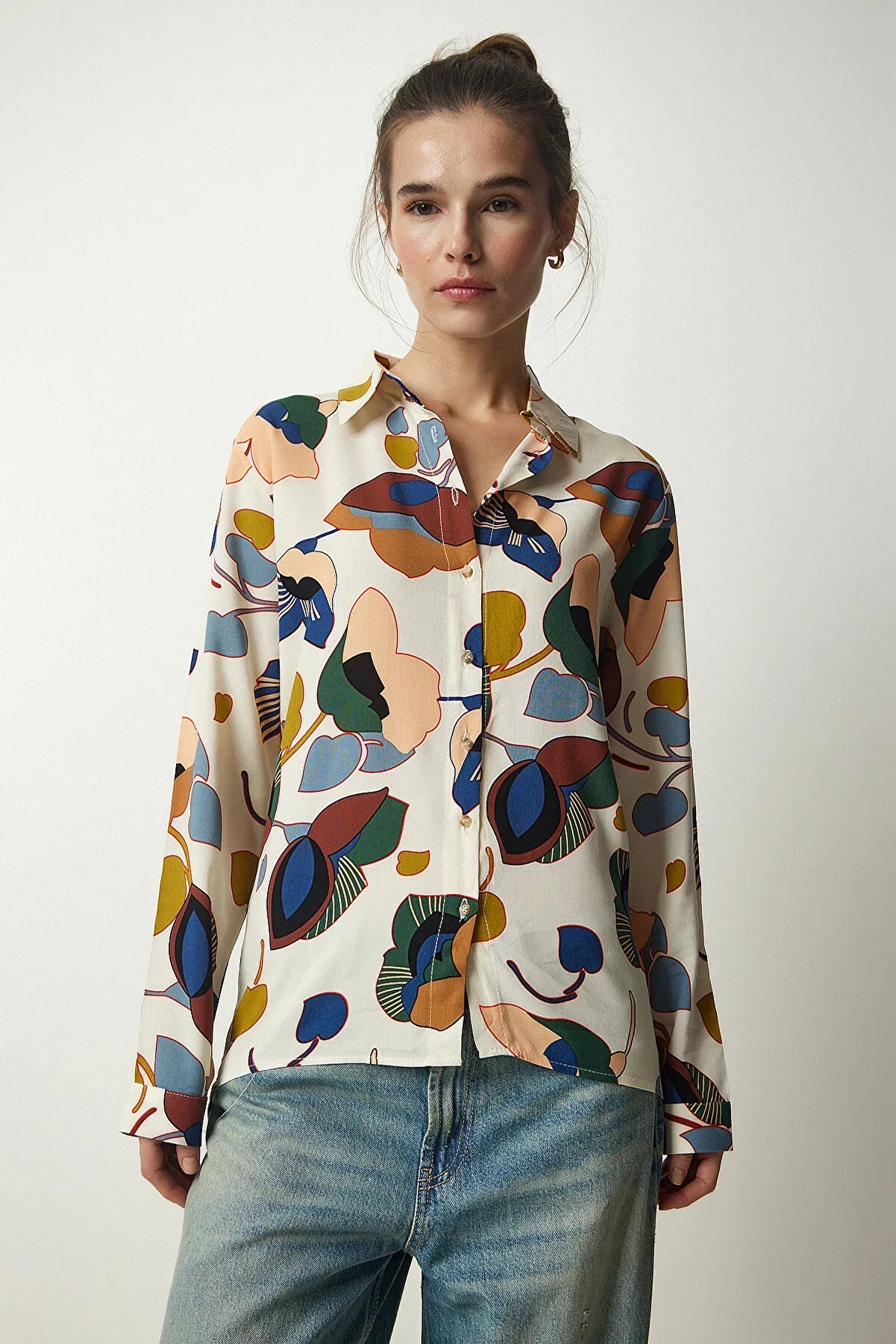 Blusa minimalista con estampado floral en color