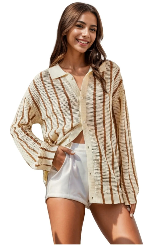 Blusa tipo cárdigan con botones y rayas marrones