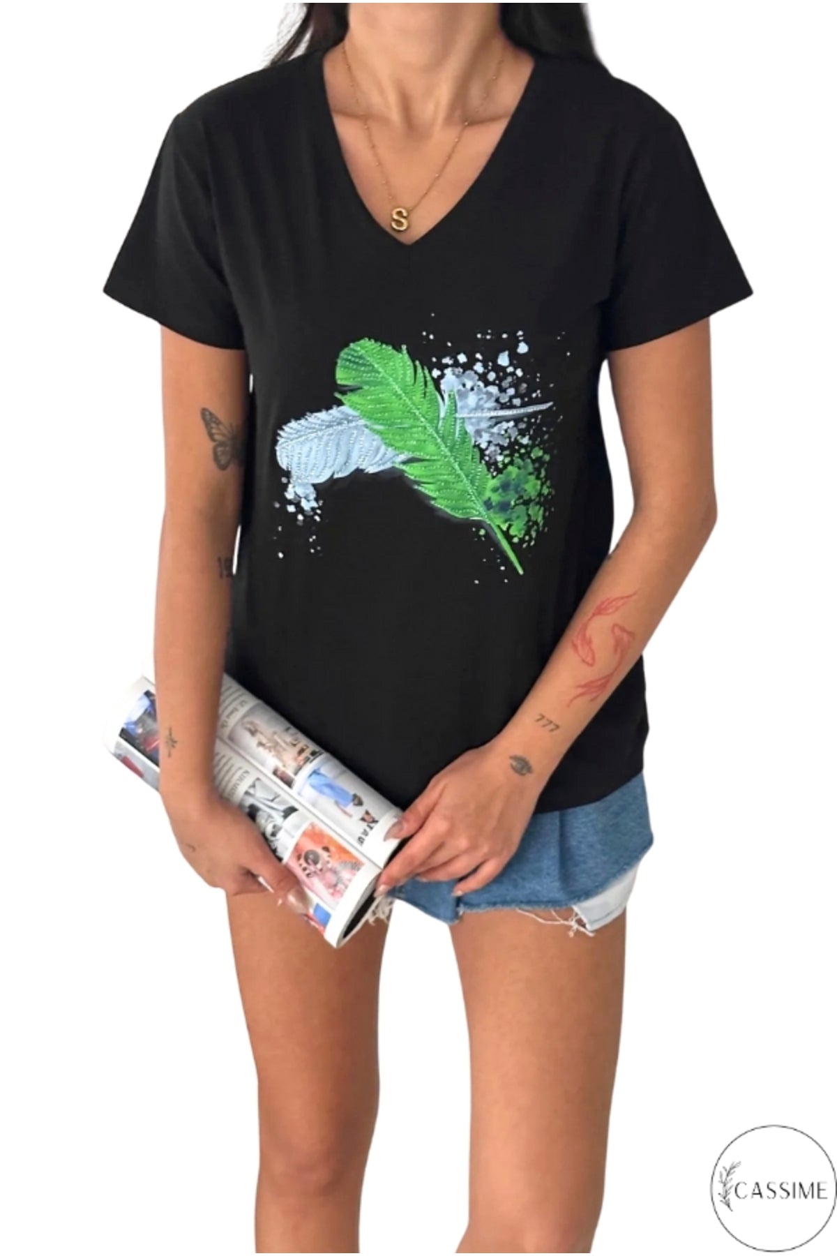 Sophie Women's Cotton Embellished V-Neck T-Shirt - Black and Green Feather Print