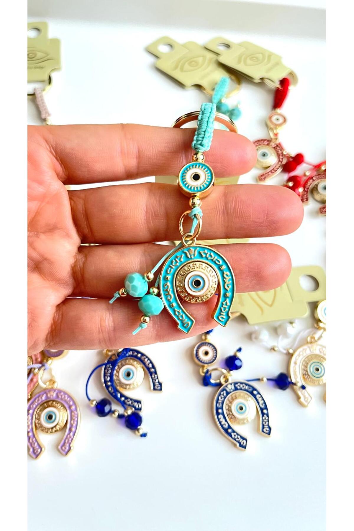 Bella Gold-Plated Animal Charm Keychain - Turquoise Horseshoe Design