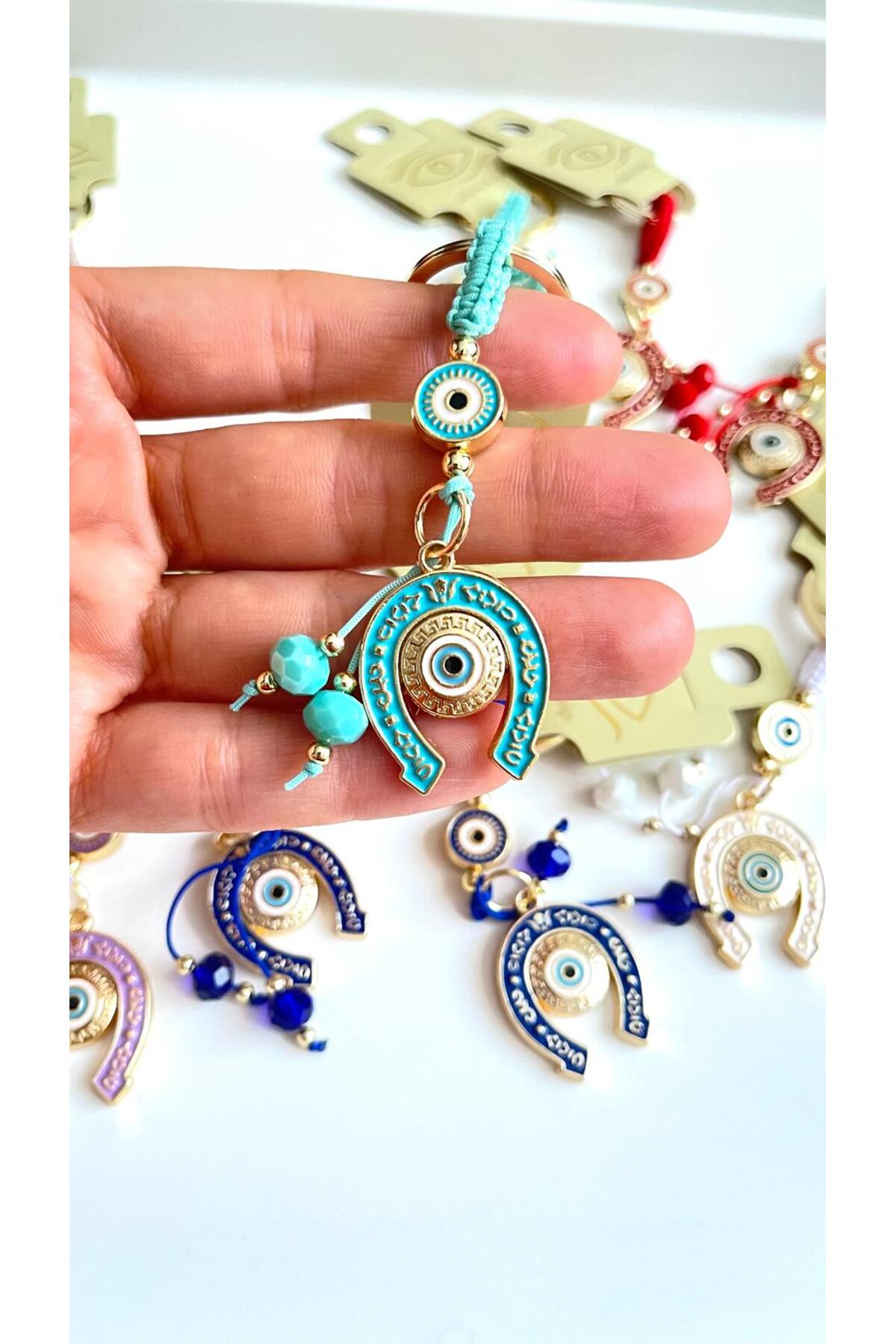 Bella Gold-Plated Animal Charm Keychain - Turquoise Horseshoe Design