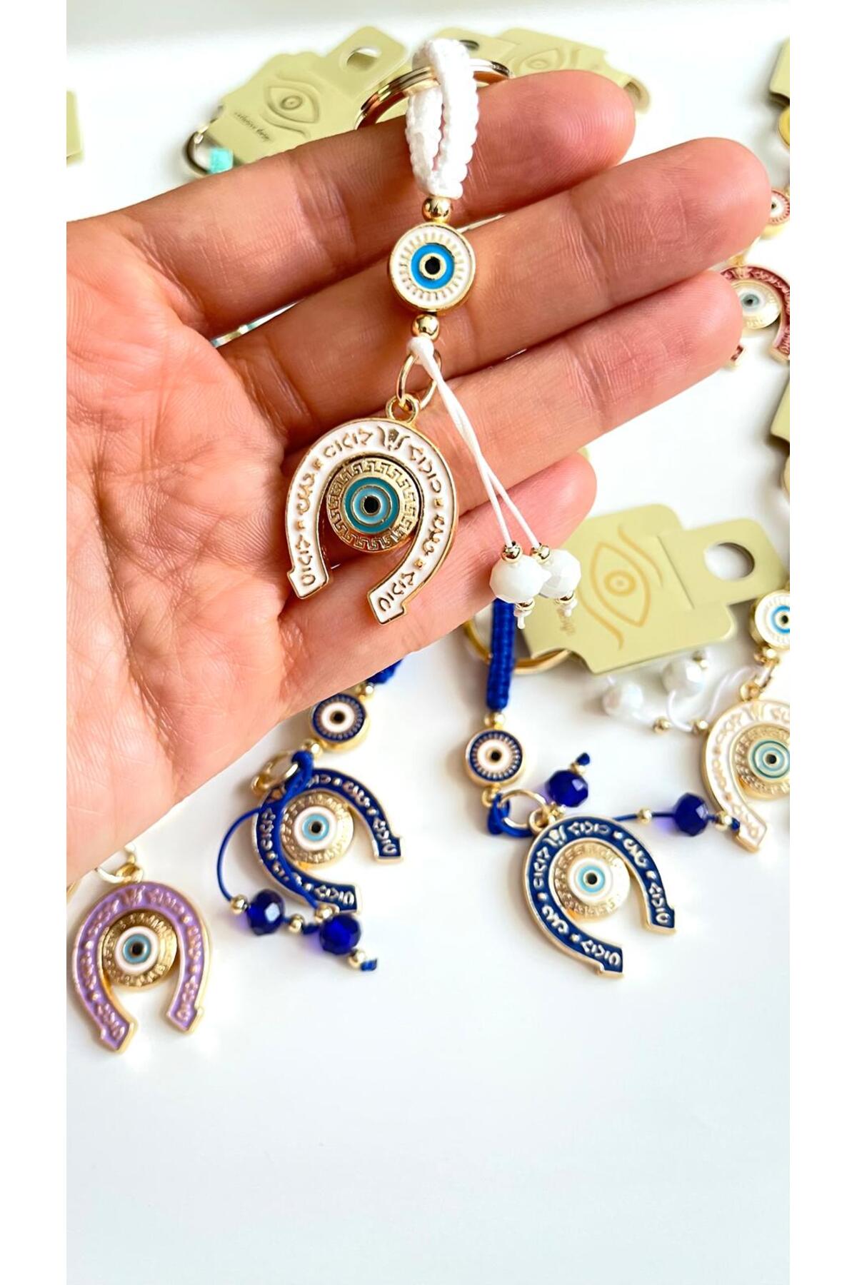 Bella Gold-Plated Animal Charm Keychain - White Horseshoe