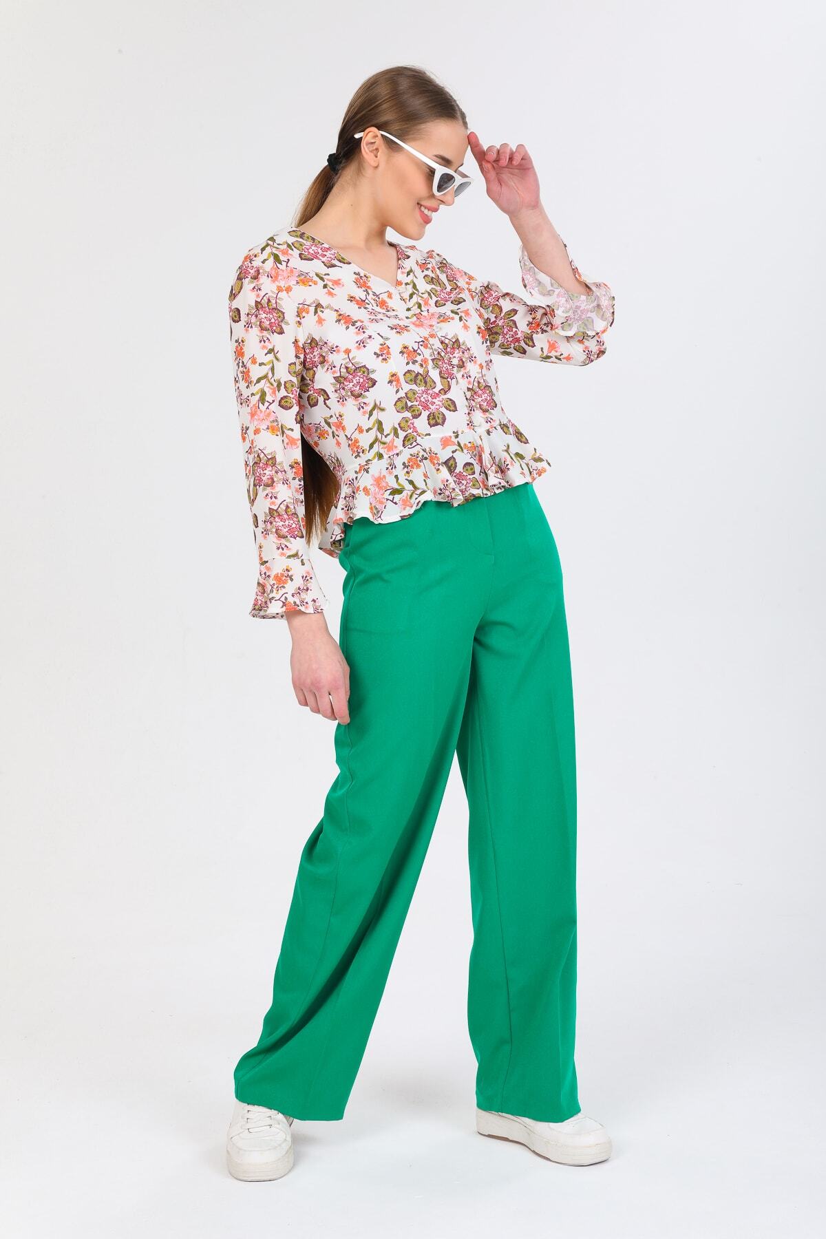 Pearl Women's Shirt - Cream Floral