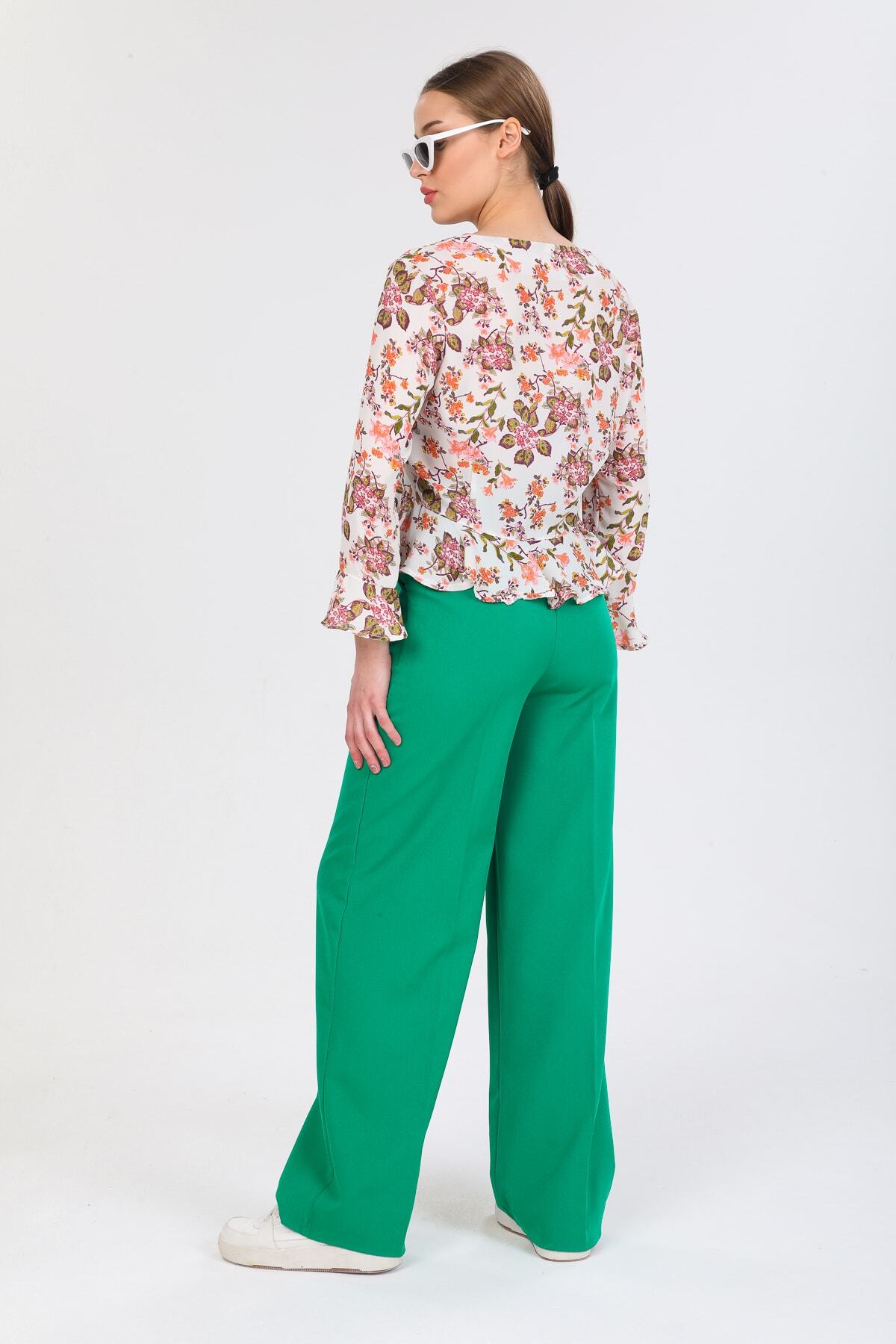 Pearl Women's Shirt - Cream Floral
