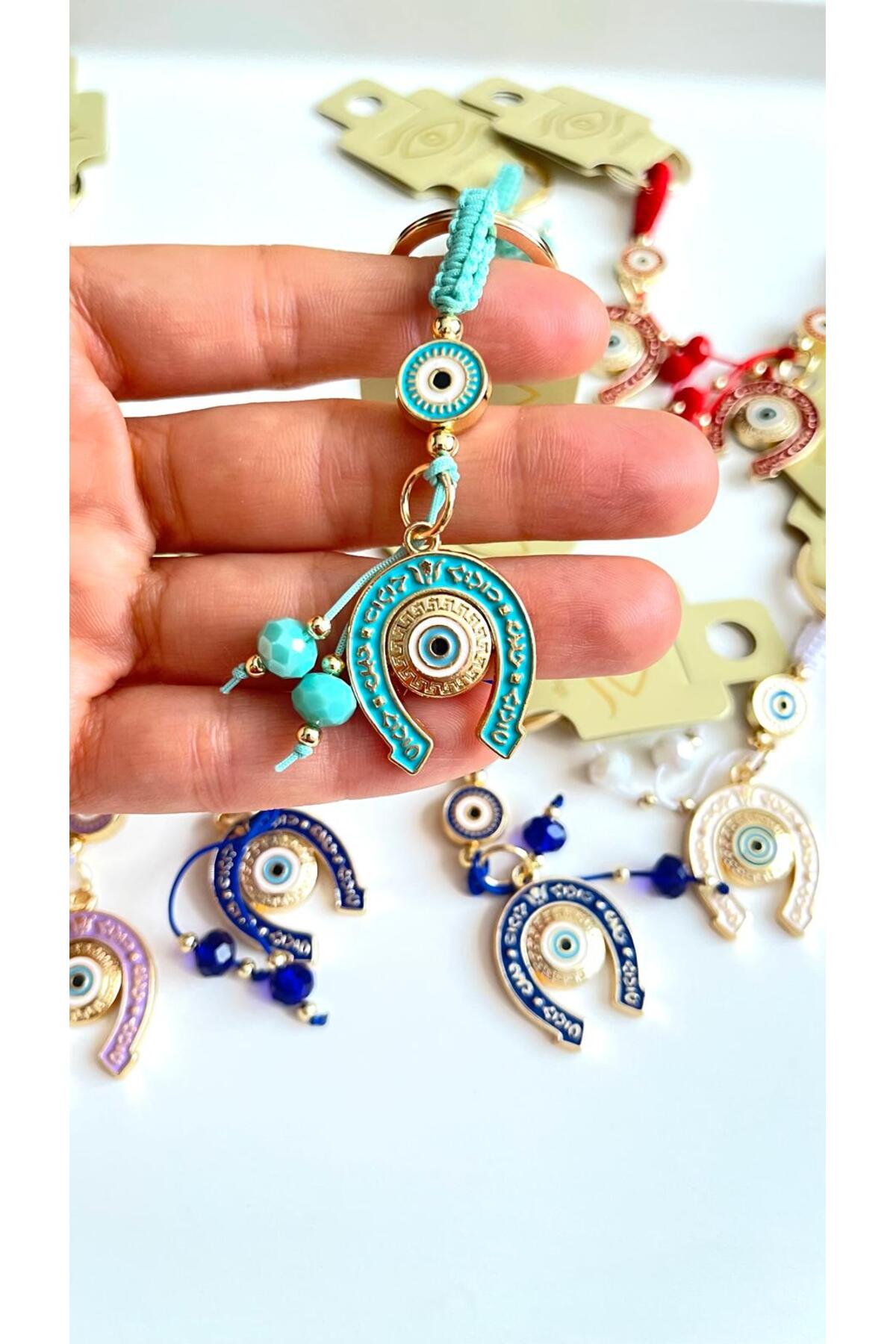 Bella Gold-Plated Animal Charm Keychain - Turquoise Horseshoe Design