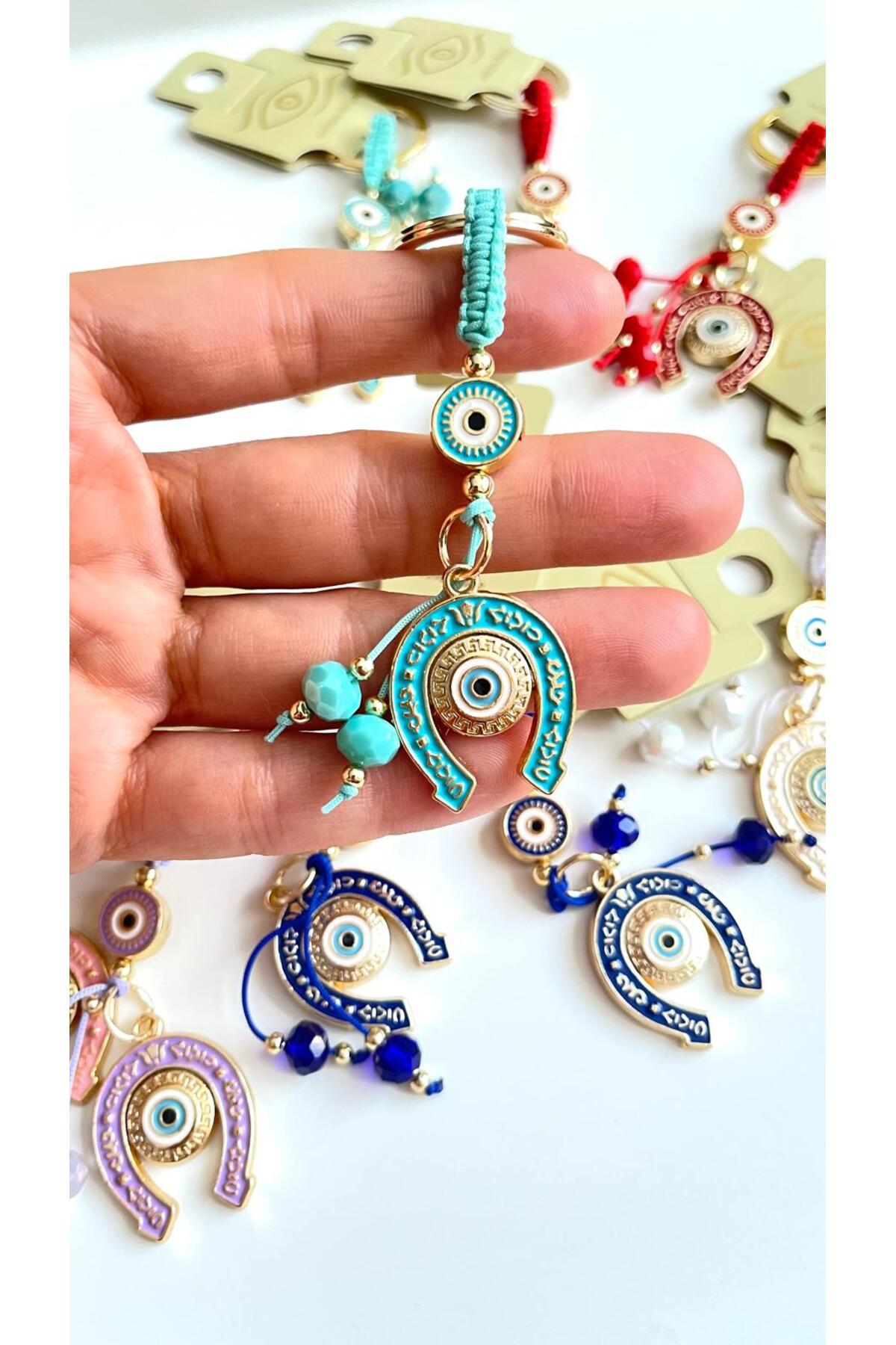 Bella Gold-Plated Animal Charm Keychain - Turquoise Horseshoe Design