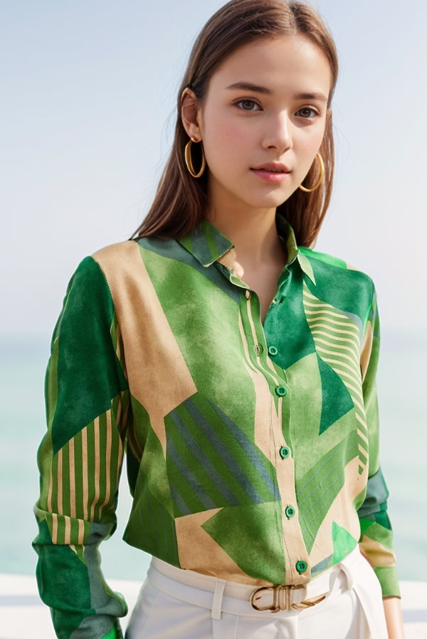 Blusa abotonada con diseño floral azul