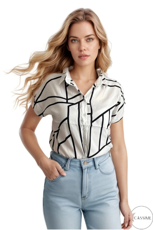 Camisa de manga corta con botones y estampado a rayas blancas y negras Beverly