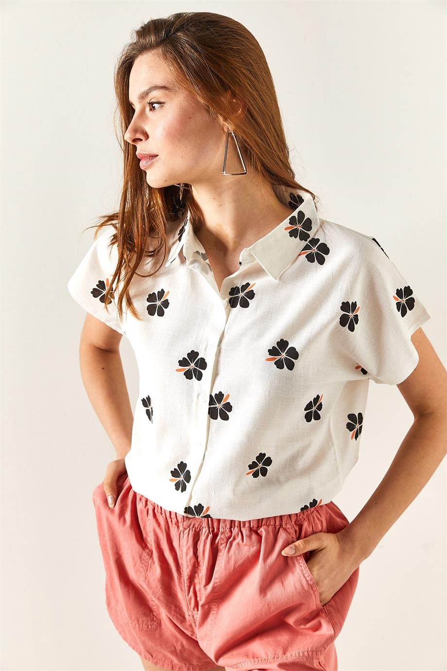 Black Clover Linen Short Sleeve Blouse