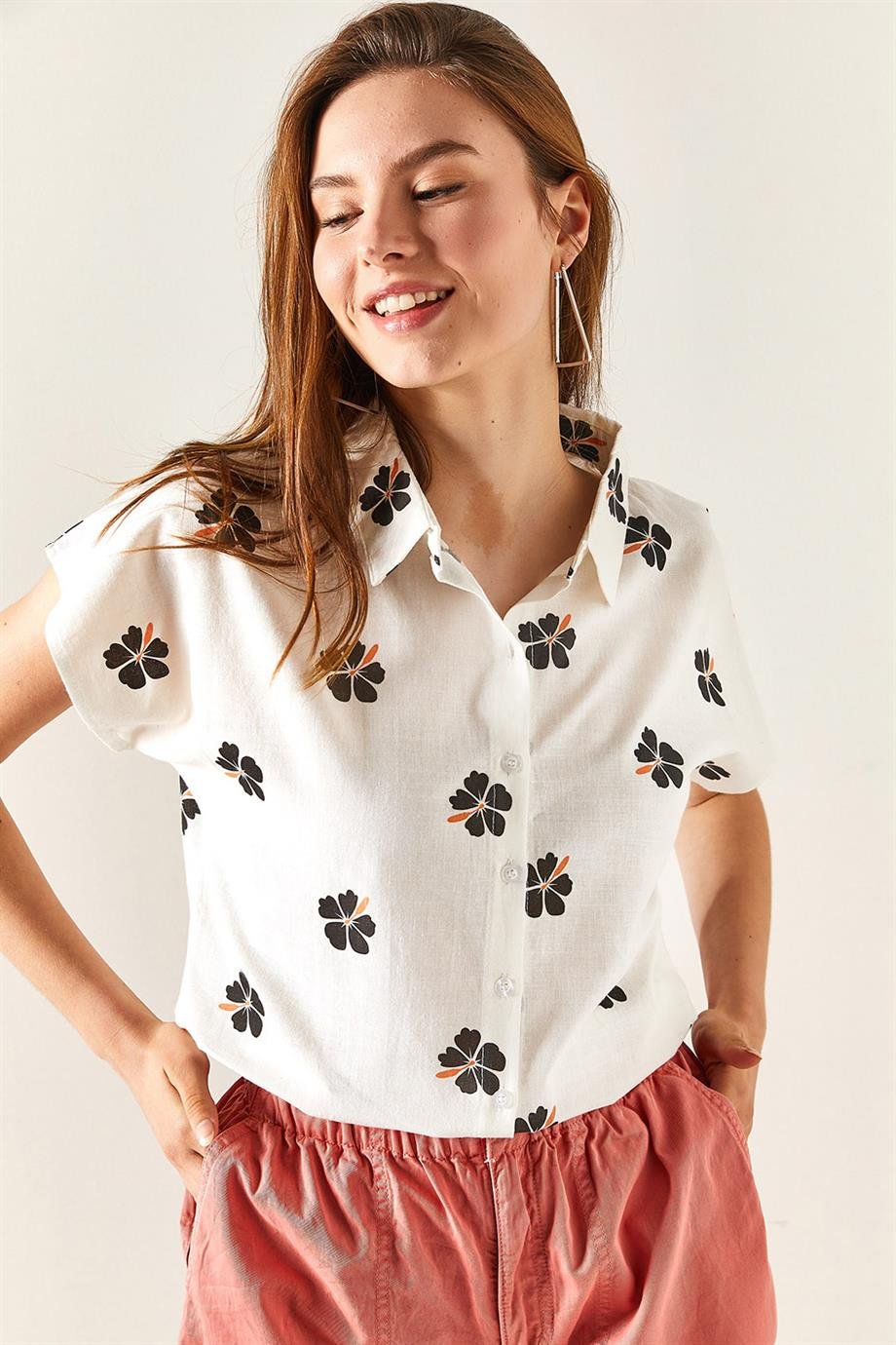 Black Clover Linen Short Sleeve Blouse