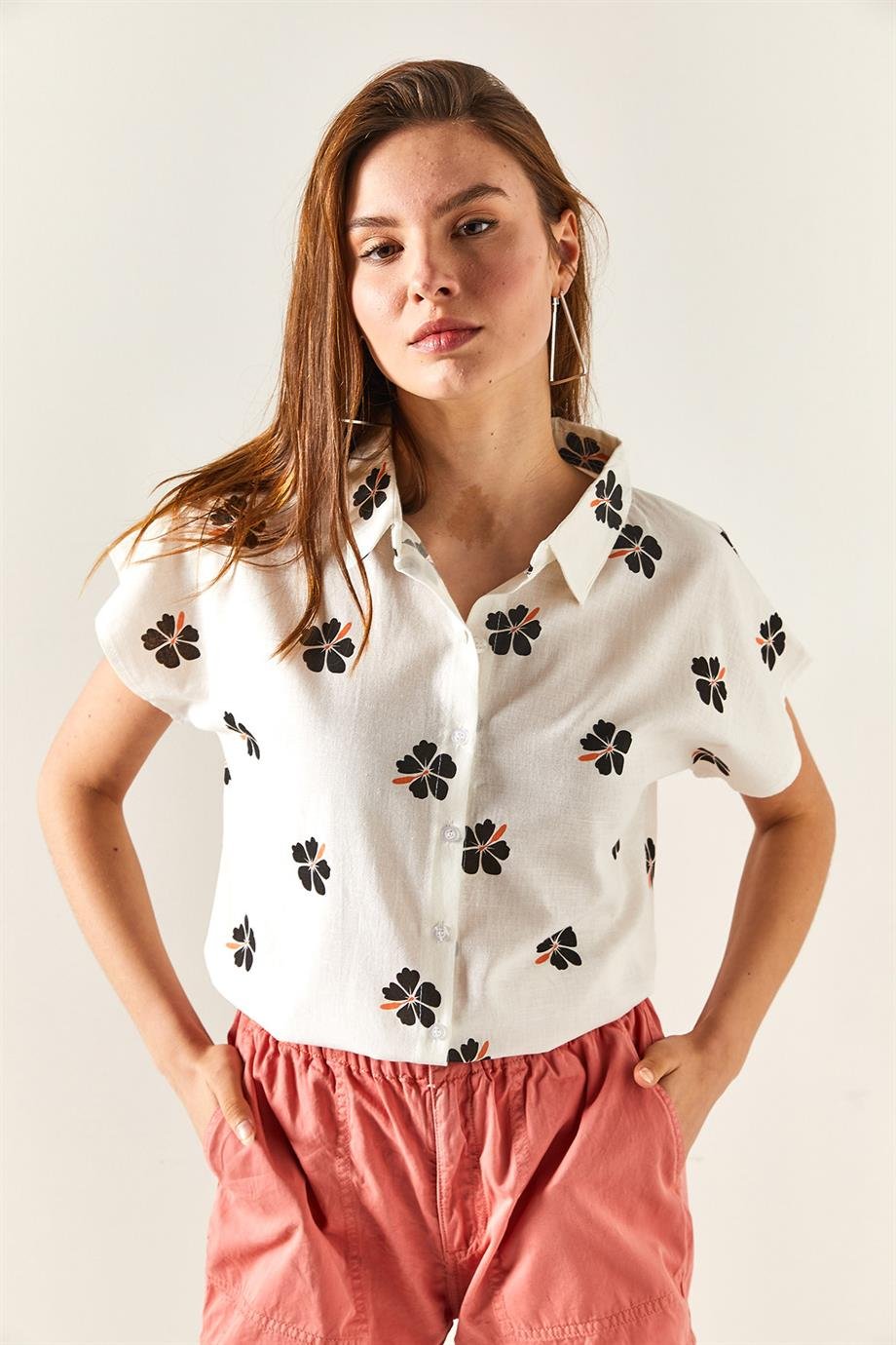 Black Clover Linen Short Sleeve Blouse