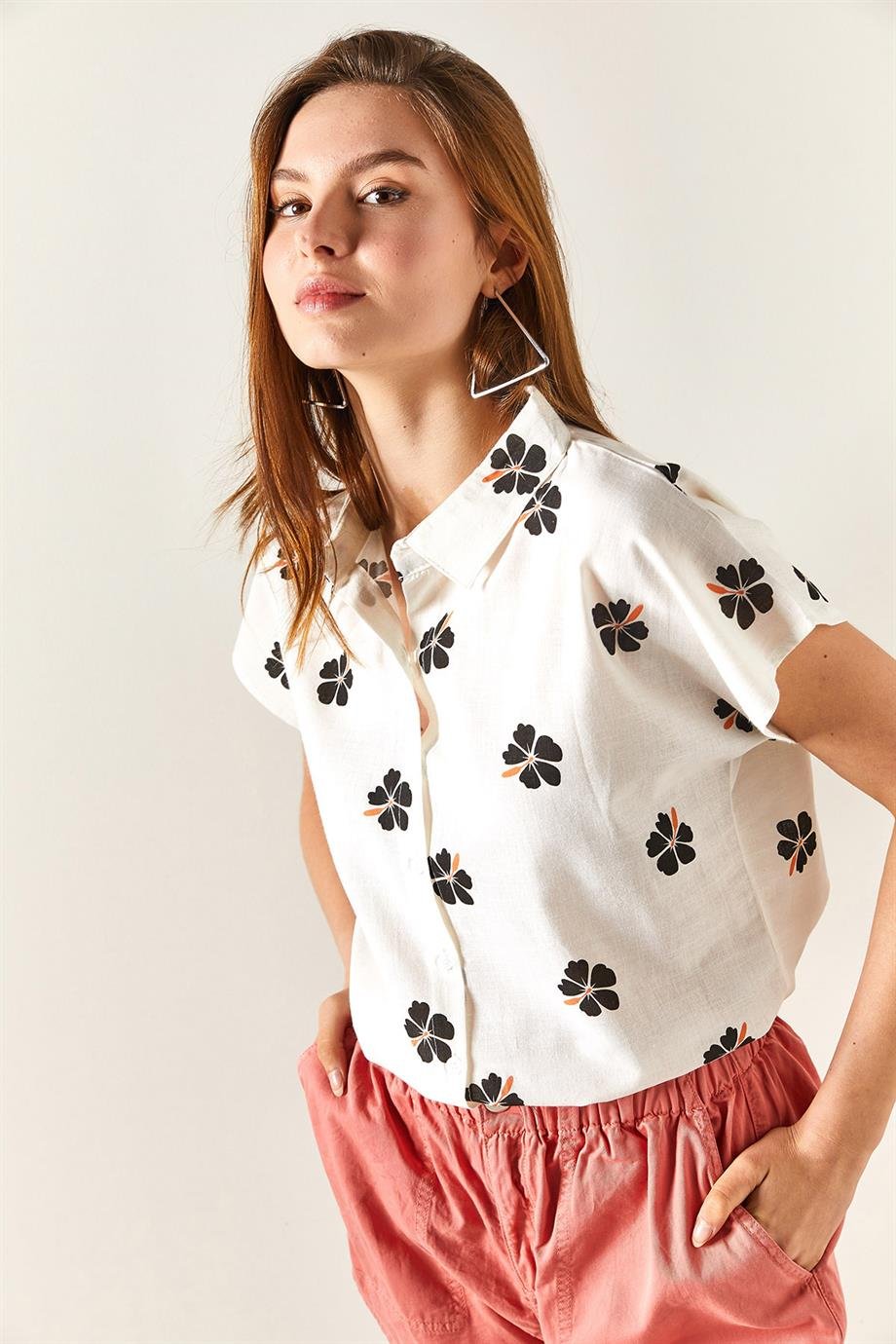 Black Clover Linen Short Sleeve Blouse