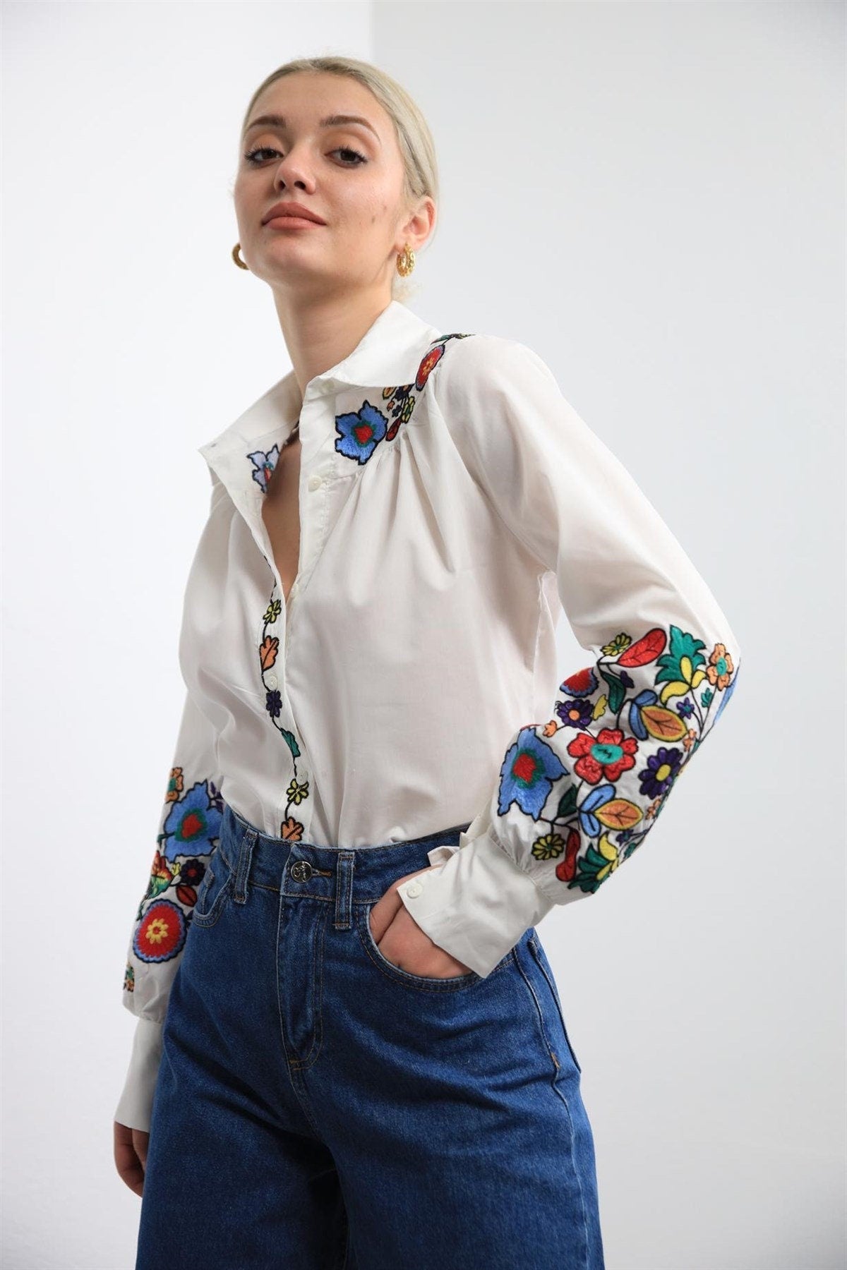 Forest Embroidered Linen Blouse in Mexican style