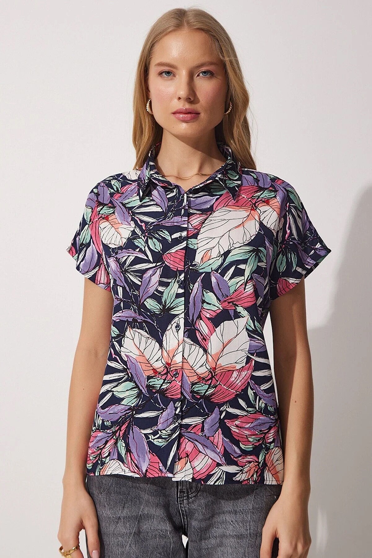 Hawaii Floral Short Sleeve Blouse