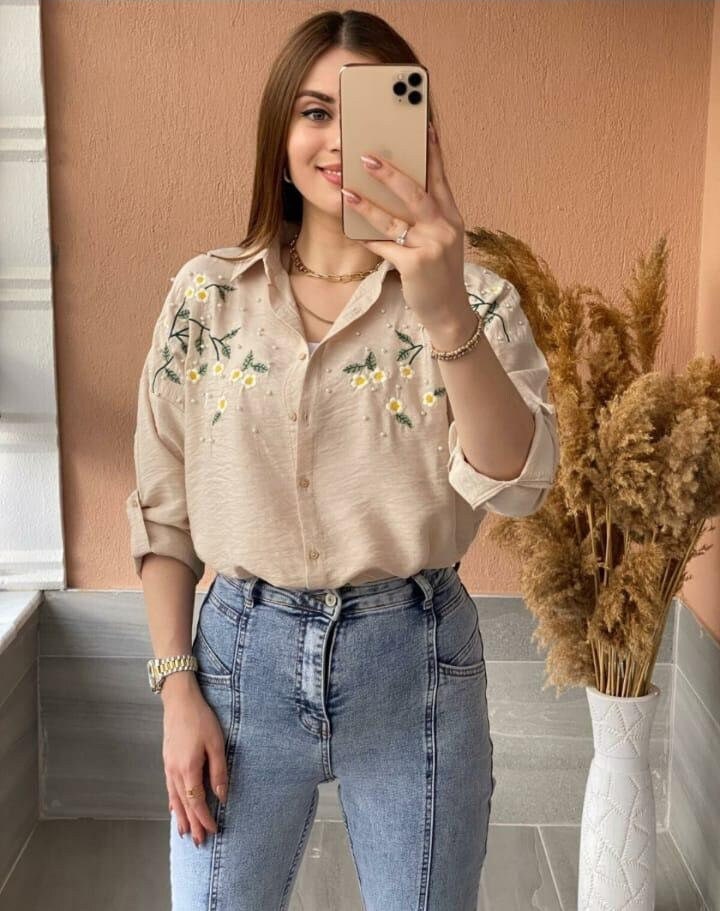 Daisy Embroidered Blouse