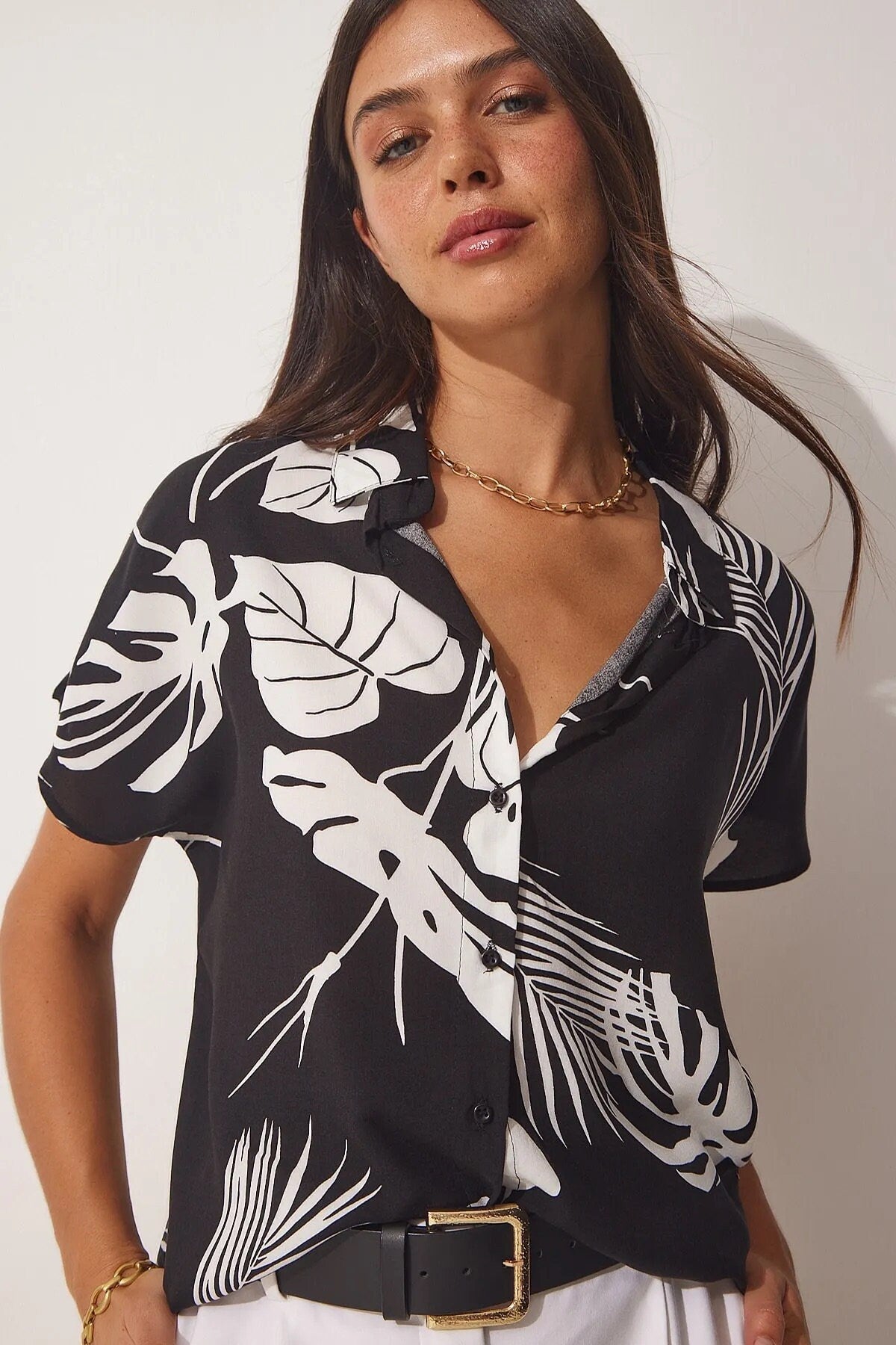 Black White Leaf Print Short Sleeve Blouse