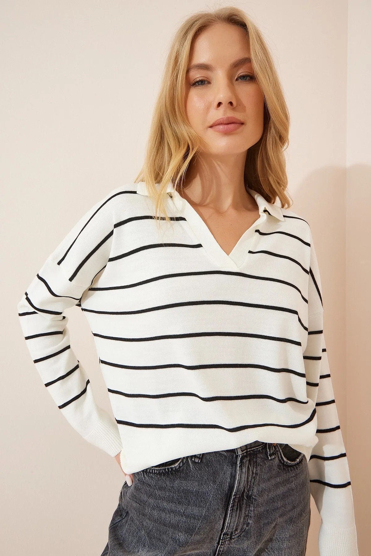 V-Neck Long Sleeved Striped Sweater