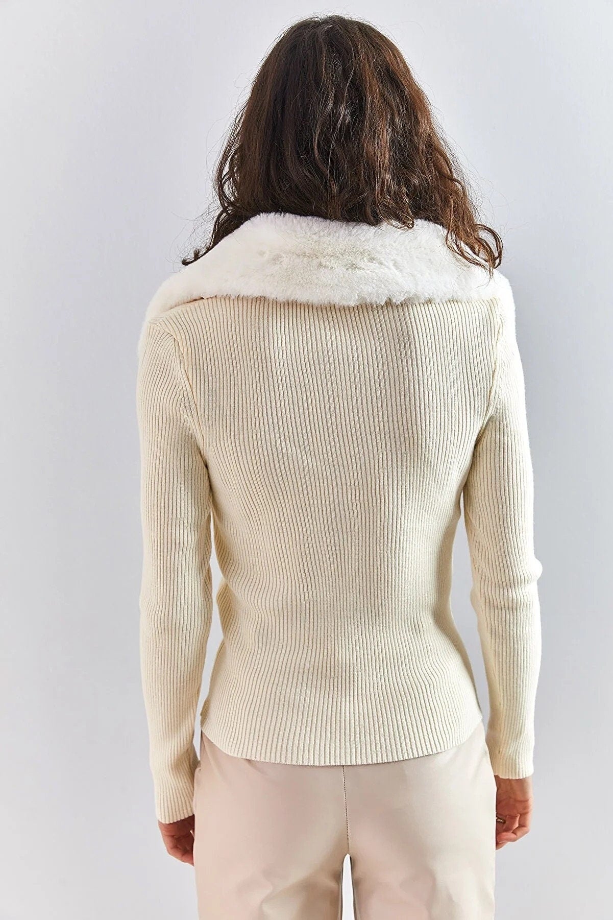 Long Sleeve Faux Fur Collared Sweater