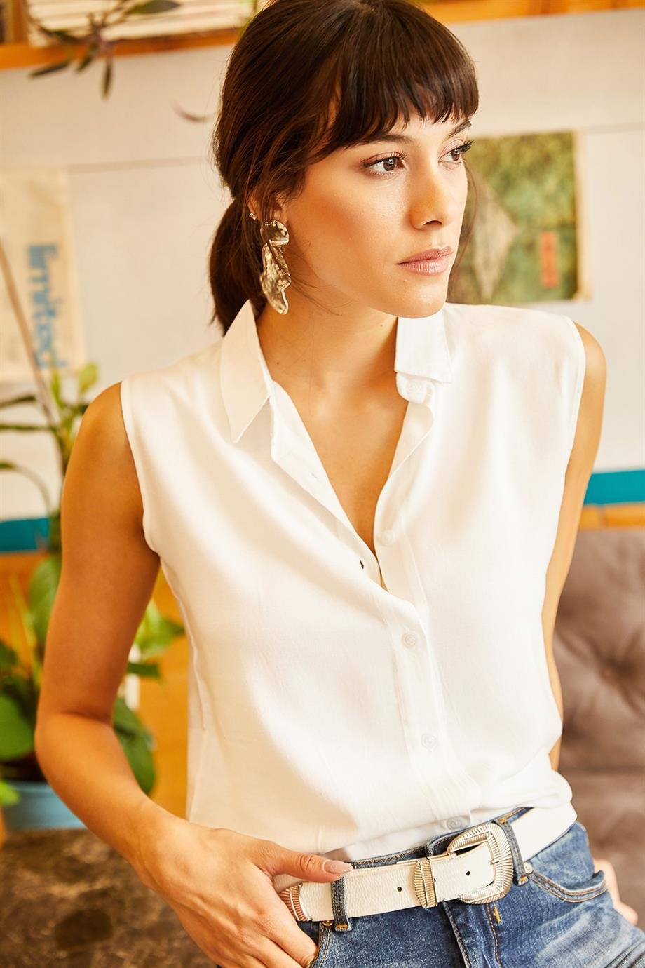 Sophisticated Ivory Sleeveless Viscose Blouse